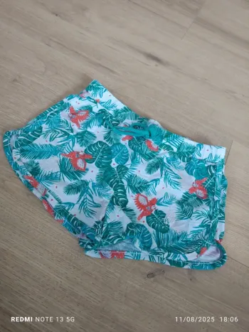 Magnifique short motif tropical Vertbaudet taille 5 ans