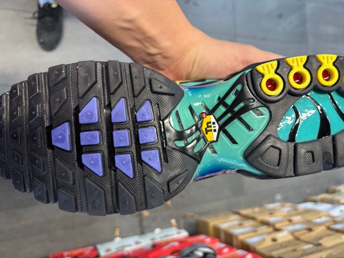 TN noire et verte - photo numéro 4