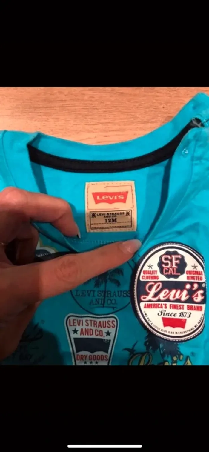 T-shirt levi’s taille 12 mois - photo numéro 2