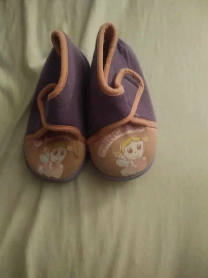 Chaussons Fille Taille 19 - photo numéro 2