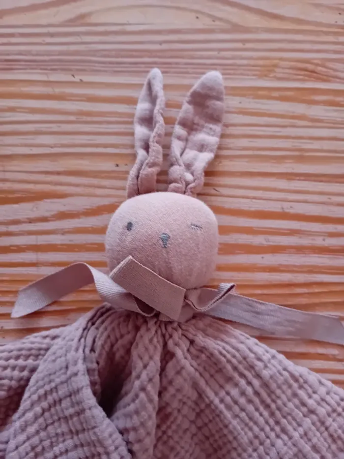 Doudou lapin en lange - photo numéro 2