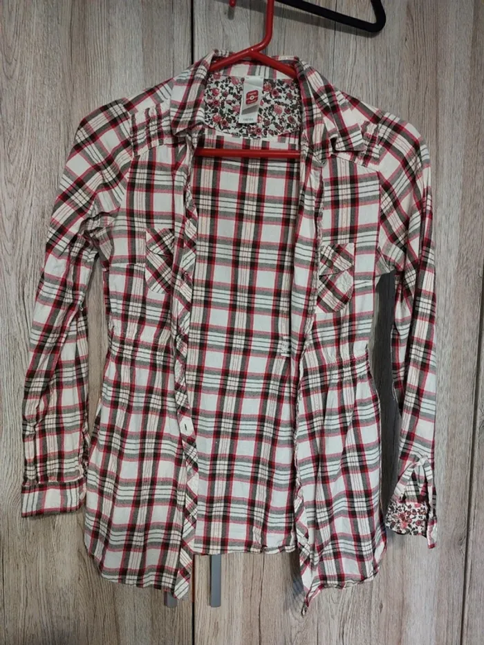Chemise à carreaux