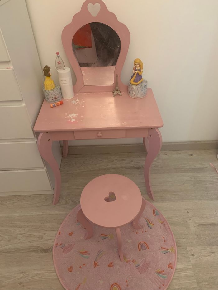 Coiffeuse 💇🏼‍♀️ pour filles avec tabouret