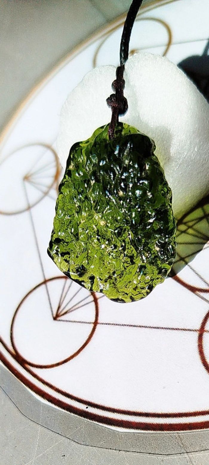 Éclat Stellaire 💫 Collier en Véritable Moldavite, Poussière d’Astéroïde - photo numéro 3