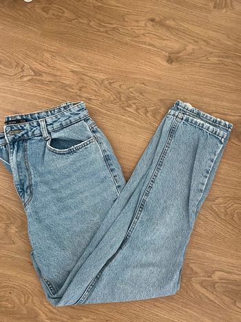 Jean mom bleu Bershka