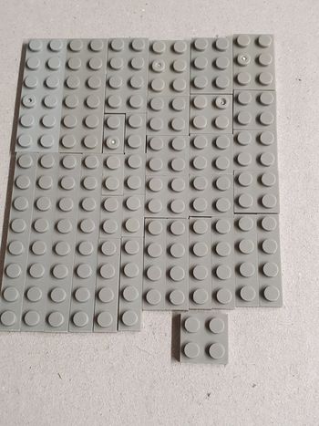 Lot de 38 plaquettes grises