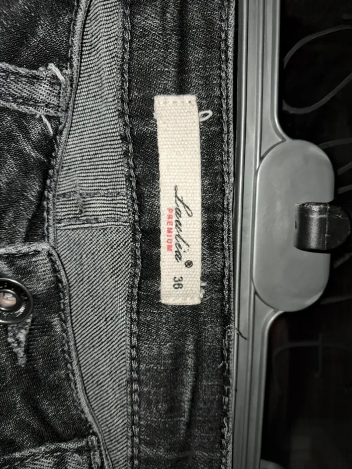 Jean noir taille 36 slim franges aux chevilles - photo numéro 2