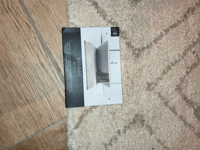 Tapis salle de bain neuf - photo numéro 2
