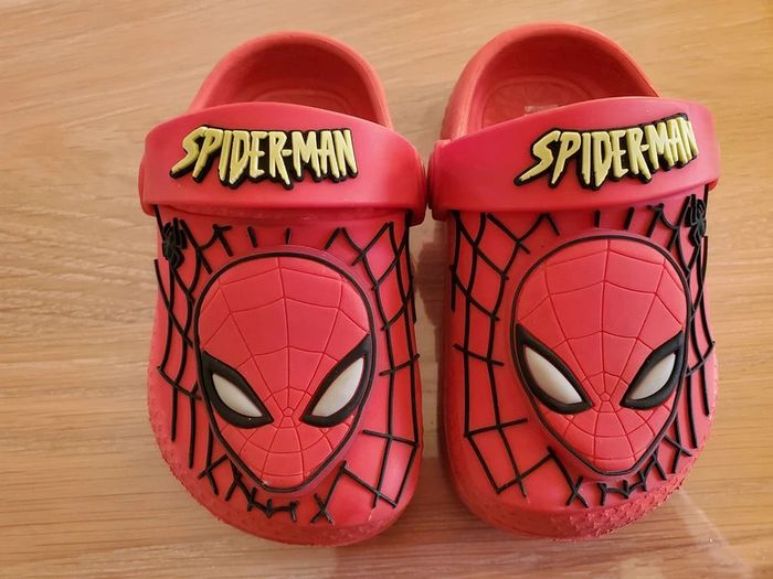 Chaussures crocs Spiderman - photo numéro 2