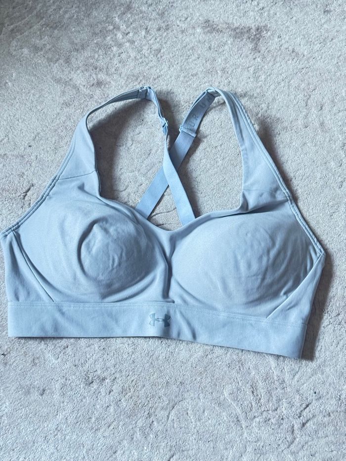 Brassière de sport Under Armour Grise - Taille M - Très bon état