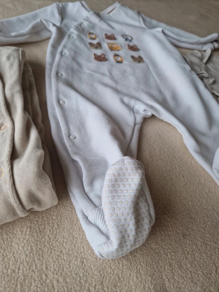 Lot 2 pyjamas 12 mois 1 pièce ouverture avant - photo numéro 3