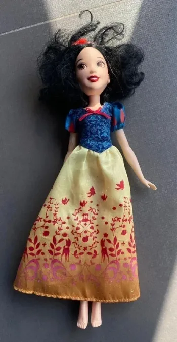 Poupée barbie Blanche Neige