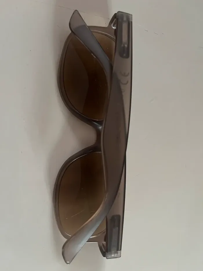 Lunette de soleil - photo numéro 2