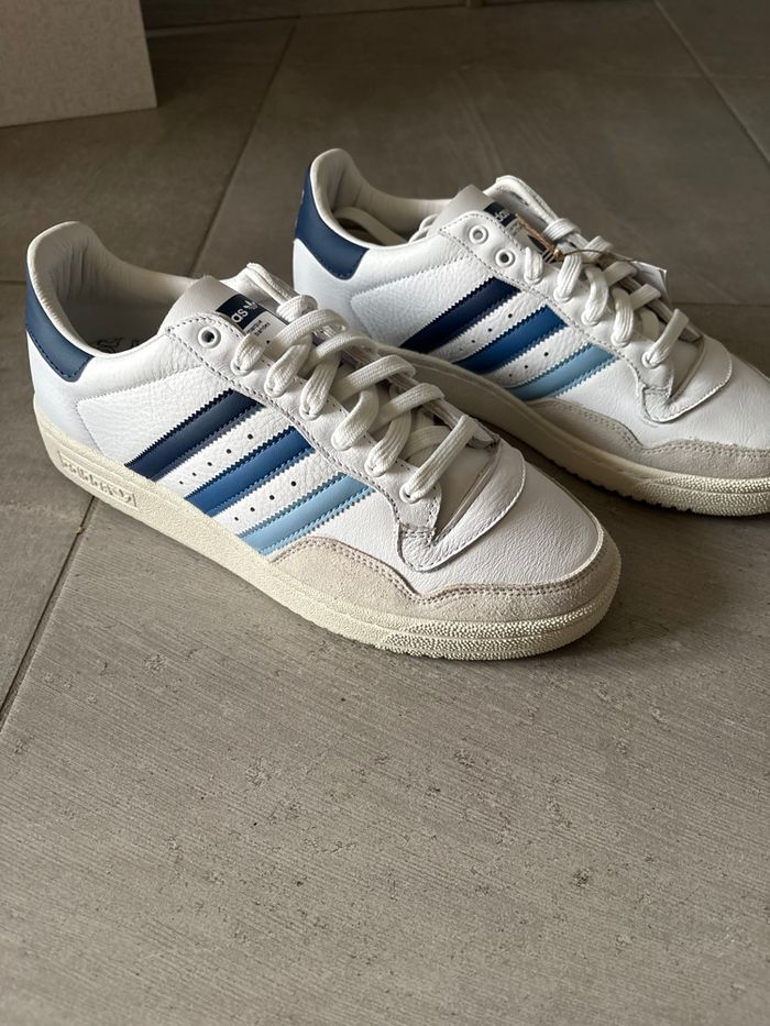 Adidas Harlem SNS