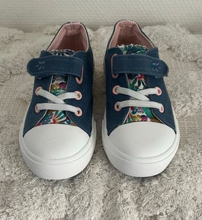 Chaussures bleues pour fille taille 27