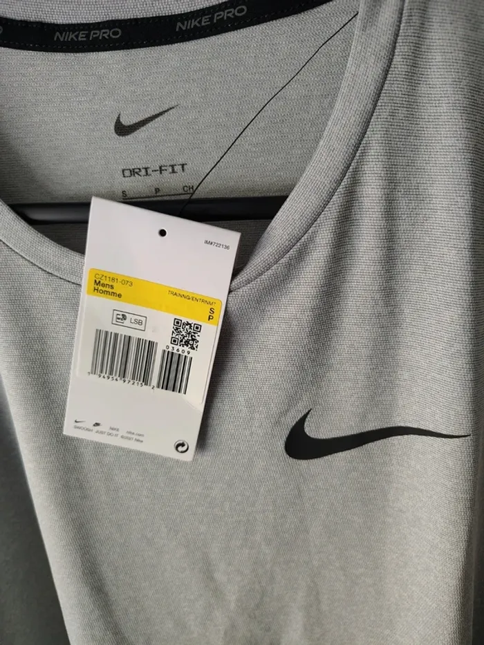 T-shirt Nike Pro Dri-Fit Race - photo numéro 3