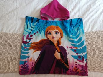 Cape poncho de bain La Reine des Neiges