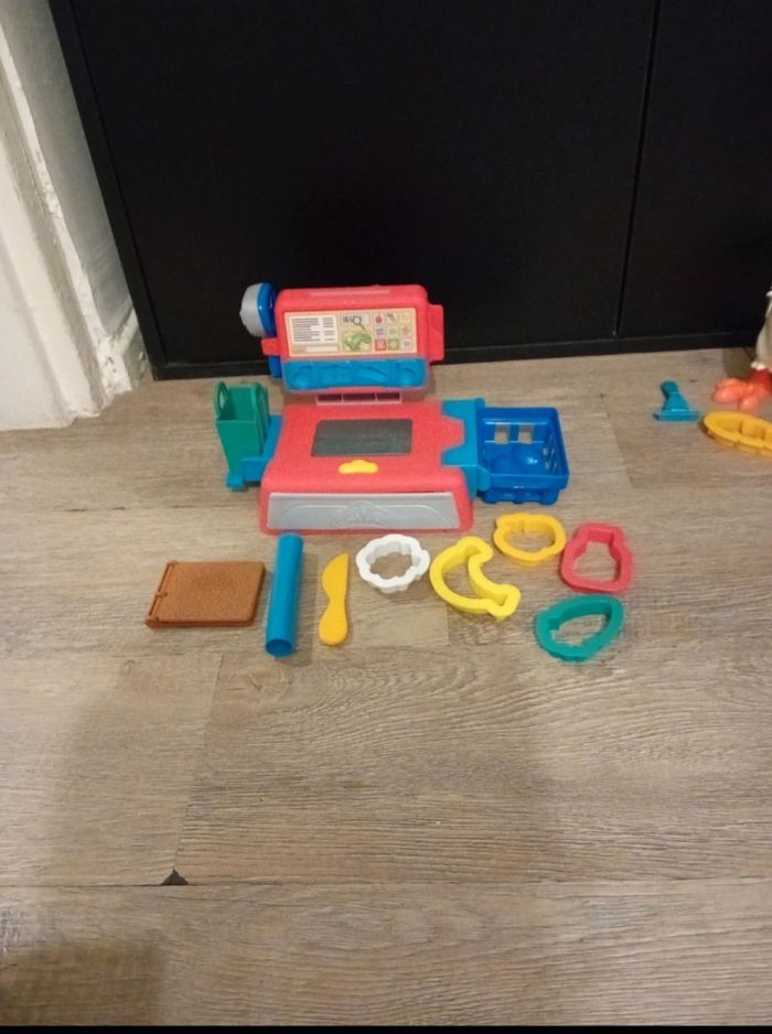 Lot de jouet et pâte à modeler - photo numéro 5