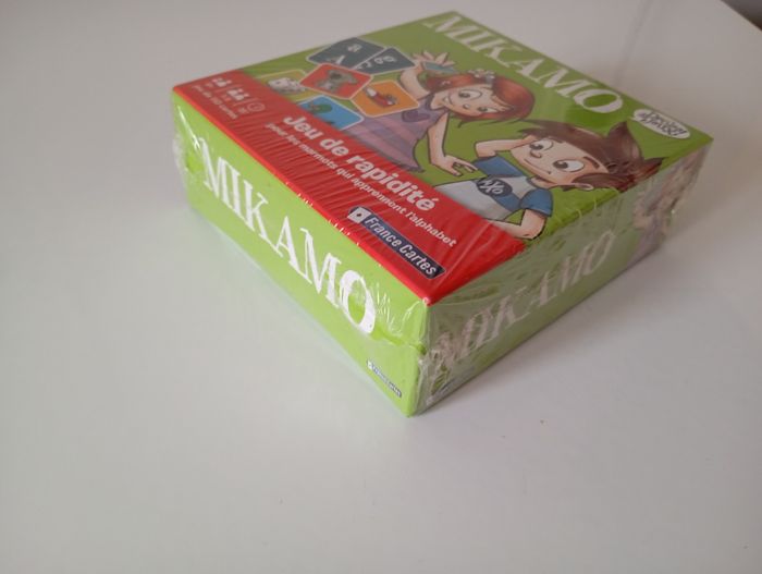 Jeu de cartes  . Jeu de rapidité . À partir de 6 ans.  Mikamo . France cartes. Jeu neuf ,toujours sous  plastique  d'achat - photo numéro 4