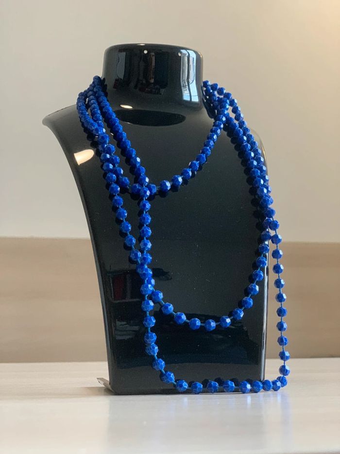 Collier bleu marine. - photo numéro 2