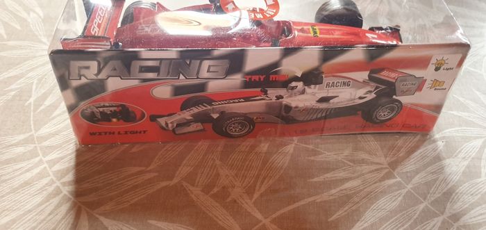 Voiture Ferrari - photo numéro 2