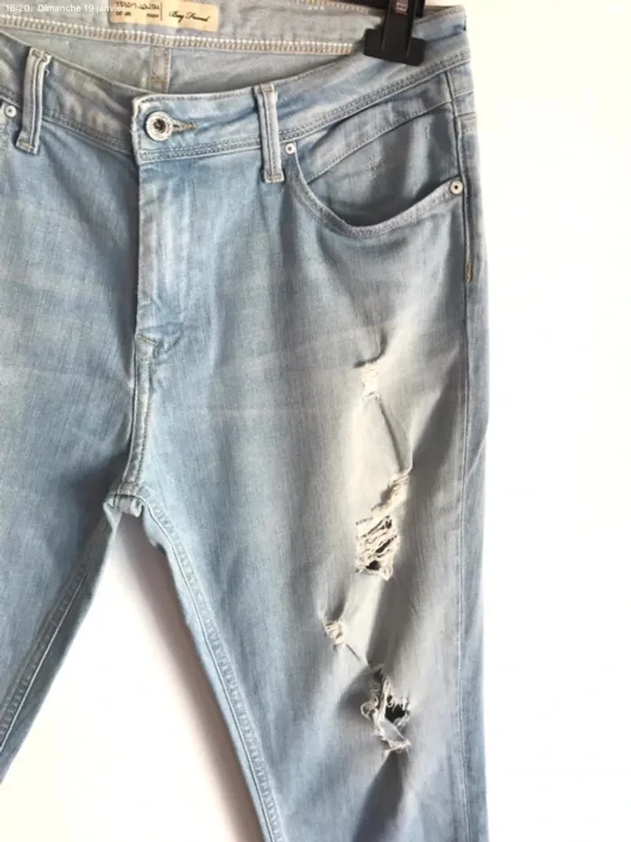 Jean boyfriend troué Teddy Smith taille 40 - photo numéro 7