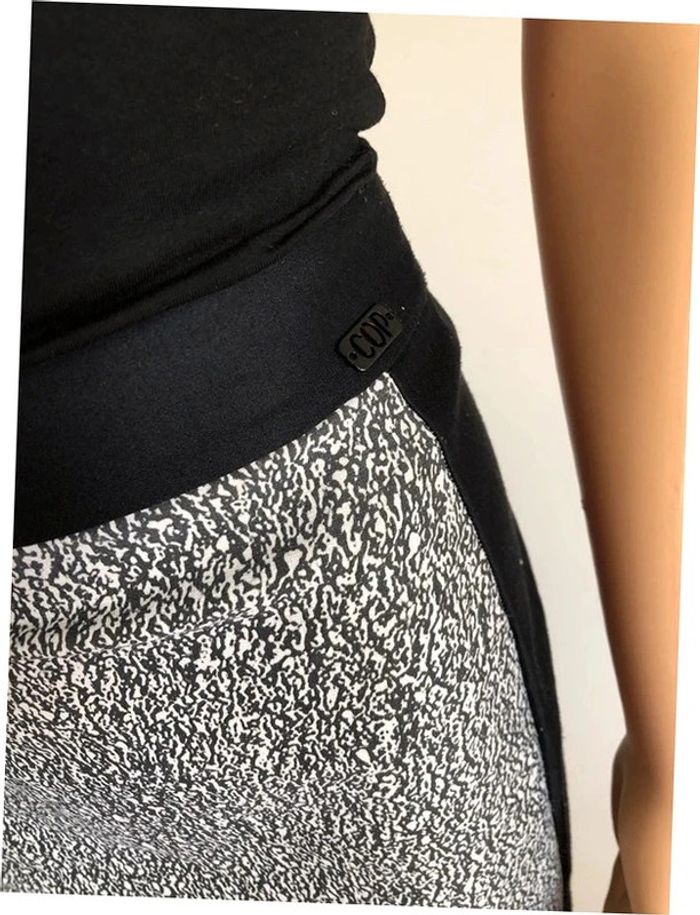 Jupe courte noire et blanche Cop Copine taille S TBE - photo numéro 6
