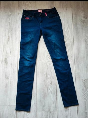 Jean Femme Superdry Vintage Standard Skinny - Bleu Foncé - Détail Rose - Style Casual Authentique