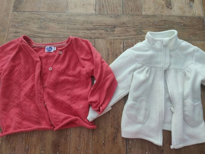 Lot 2 vestes 18 mois