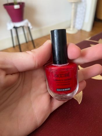 Vernis Nocibé rouge 