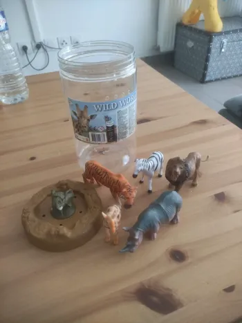 Lot de 5 figurines animaux sauvages en très bon état