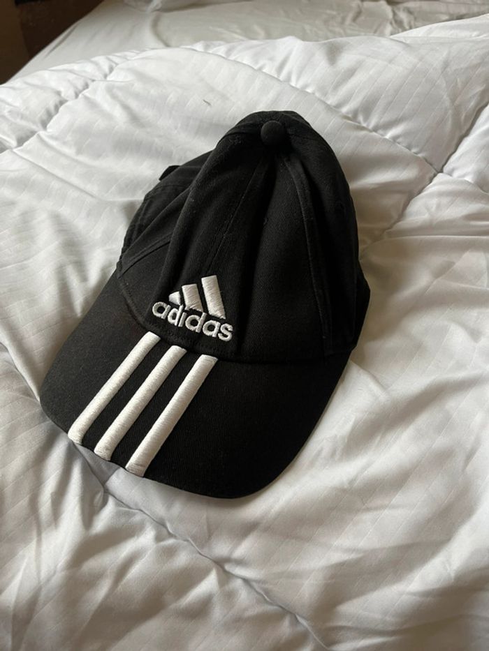 Casquette adidas très bon état