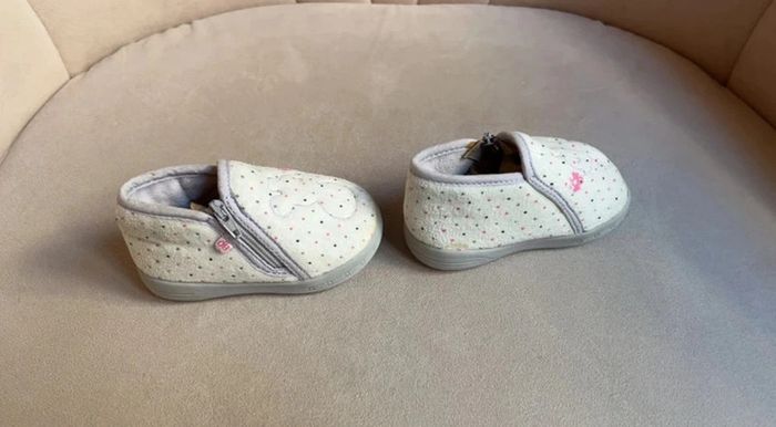 Lot 3 paires de chaussons bébé fille tailles 16 et 19 - Cadet Rousselle Hello Kitty Obaïbi - photo numéro 10