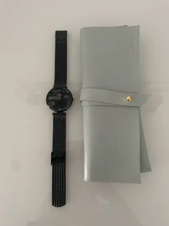 Montre Triomphe Mesh noire Cluse neuve