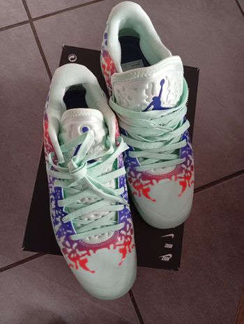 Basket Jordan taille 42
