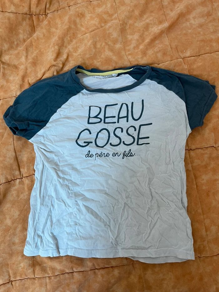 T shirt bg