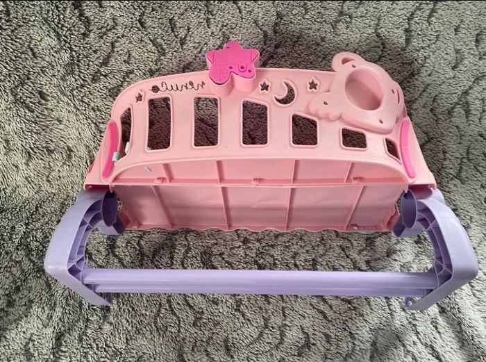 Lit qui peu être installé en lit de cododo vendu avec son bébé - Nenuco - photo numéro 3