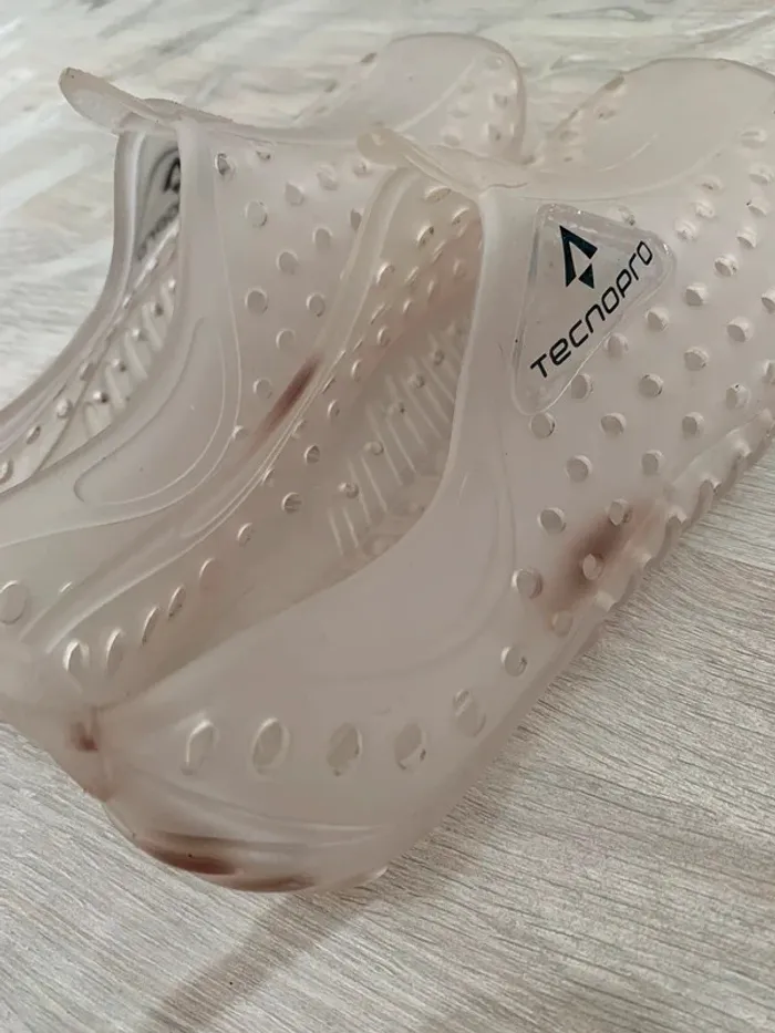 Chaussures de plage pointure 30 - photo numéro 2