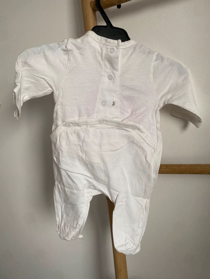 Pyjama 1 mois. Très bon état - photo numéro 3