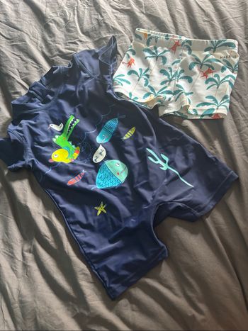 Combinaison anti uv + maillot de bain 3 ans
