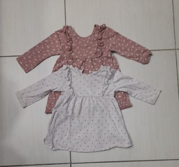 Lot de 2 robes 9 mois
Bon état
