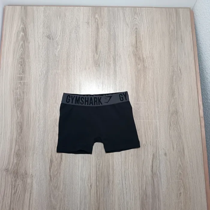 Short gymshark femme XS noir
