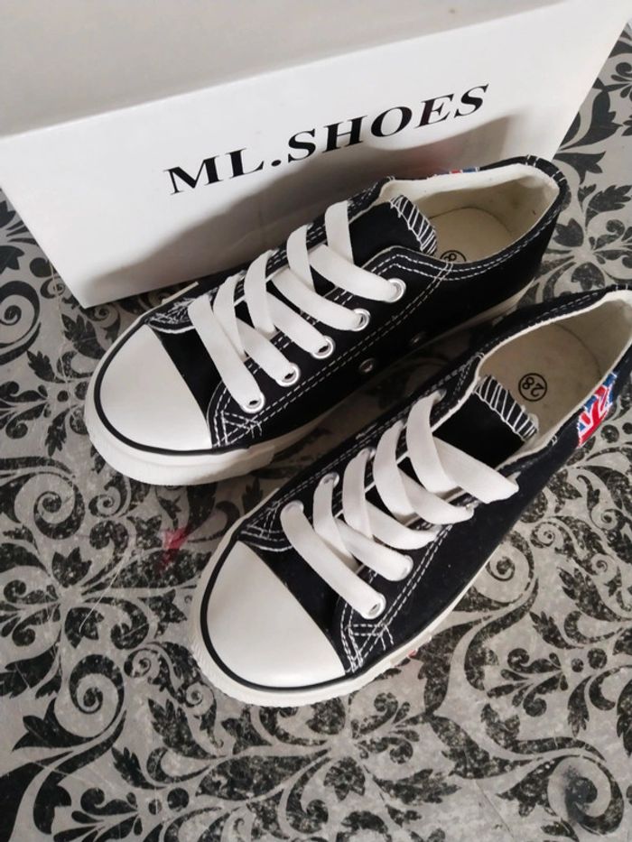 Baskets sneakers enfant pointure 28 - photo numéro 2