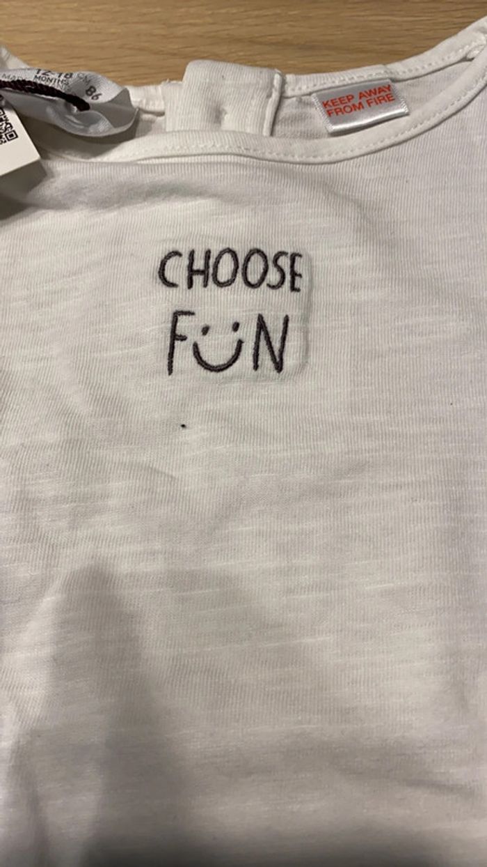 Tee shirt neuf Zara 12/18 mois - photo numéro 4