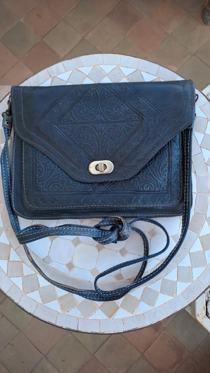 Petit sac à bandoulière en cuir bleu marine neuf - photo numéro 5