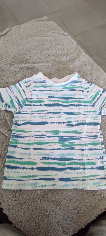 T shirt manches courtes neuf 2/3 ans