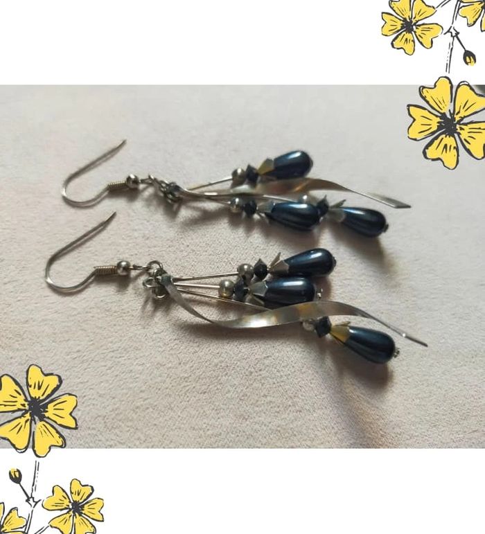 Boucles d’oreilles longues argentées & perles noires vintage - photo numéro 7