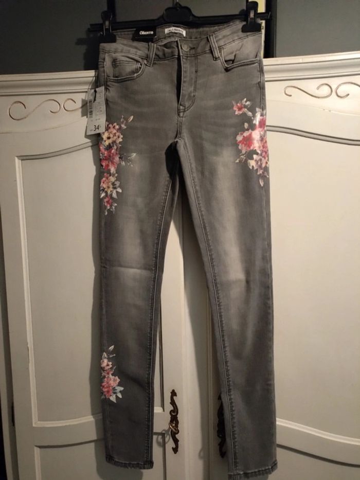 Jean Liberto couleur gris en elastane neuf avec étiquette taille 36(prix d achat 34€) - photo numéro 3