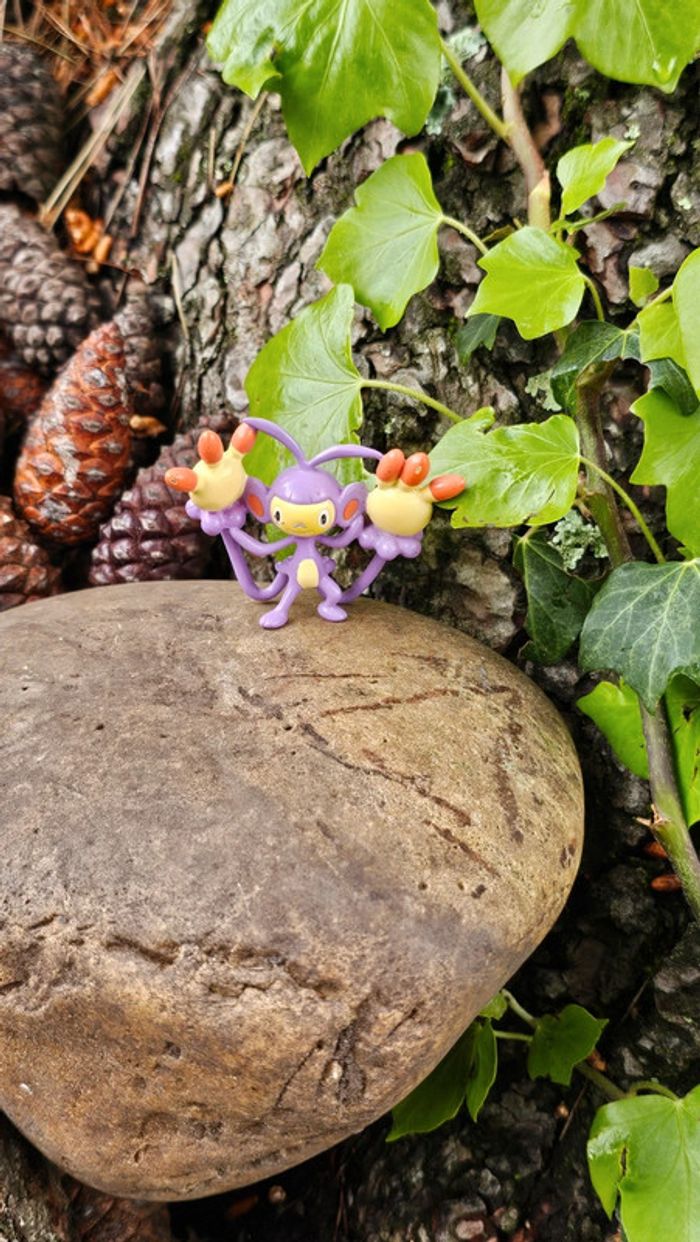 Super figurine Pokemon Nintendo tomy capidextre
