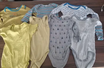 Lot 7 Bodies bebe taille 18 24 mois